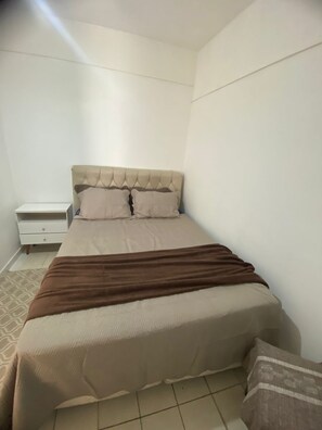 2 slaapkamers, een strijkplank/strijkijzer, wifi, beddengoed