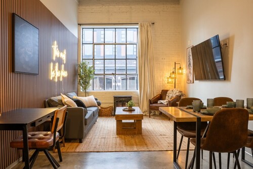 Historic, Coffee Bar, King Bed, Knitting Factory