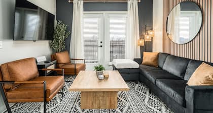 Coffee, Hot Tub, ADA, King Beds