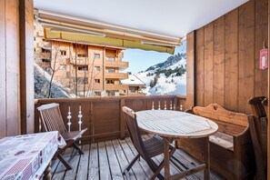 Outdoor dining - Village Lessy - Apt. O6 - Proche Station Ski (Le Grand Bornand)