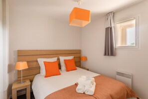 2 slaapkamers, een strijkplank/strijkijzer, gratis wifi, beddengoed