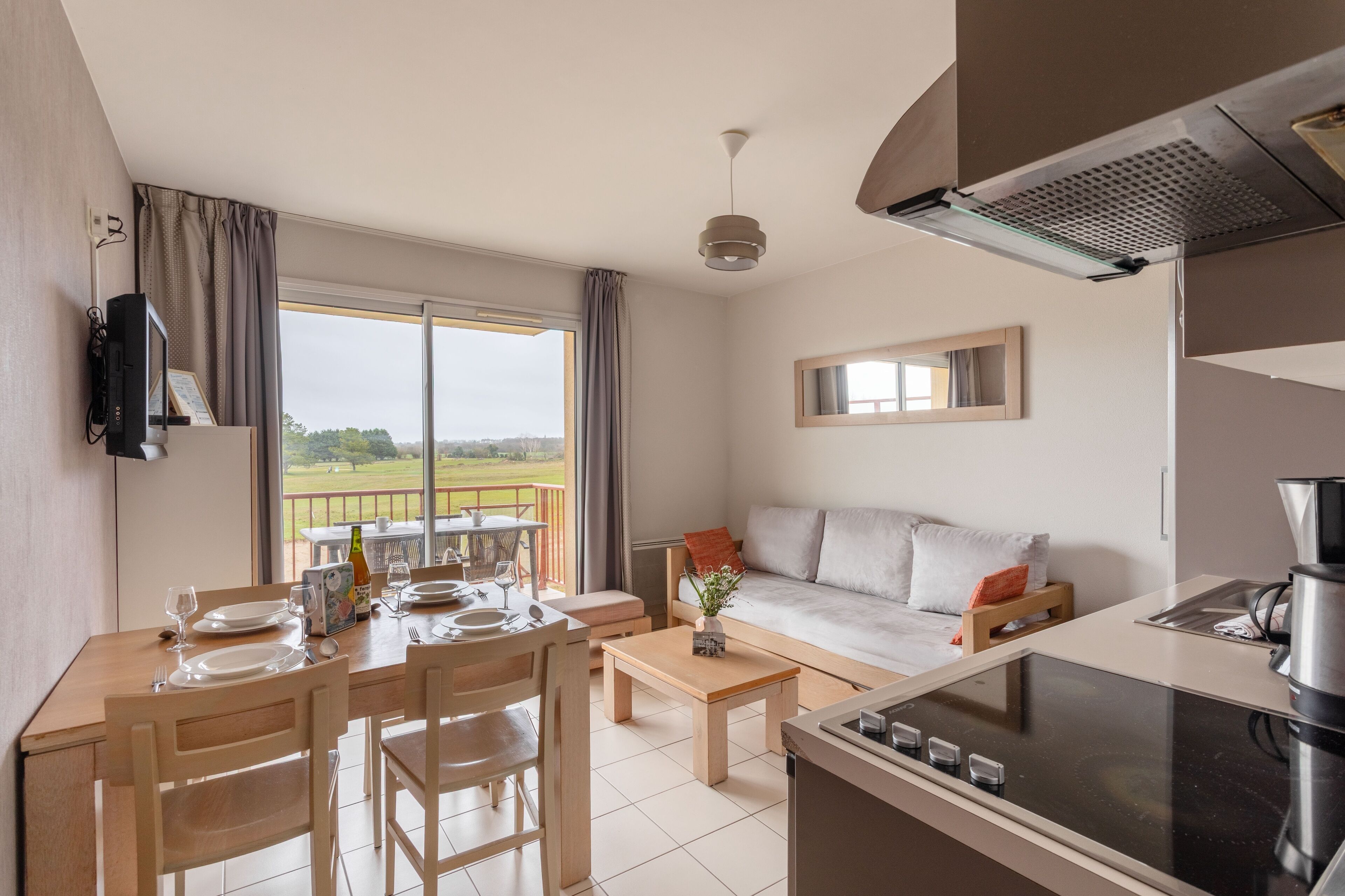 المنشأة من الداخل