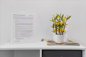 Interior detail - Cozy Studios off Sunset Drive in South Miami (South Miami)