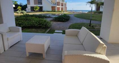 Hacienda Iguana 3BR steps to beach/pool- Costamar