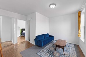 Smart TV - NY-11-7 Cozy 1BR 1BATH In East Village (New York)