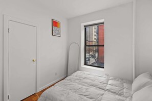 2 bedrooms, iron/ironing board, free WiFi, bed sheets - 89-3FS Newly Furnished 2 Bedrooms UES (New York)