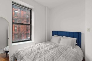 2 bedrooms, iron/ironing board, free WiFi, bed sheets - 89-3FS Newly Furnished 2 Bedrooms UES (New York)