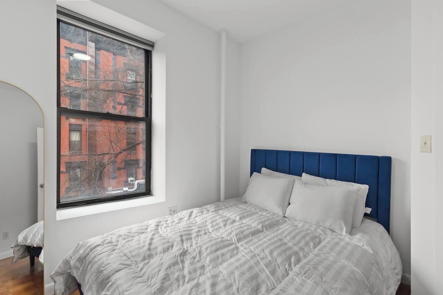 2 bedrooms, iron/ironing board, WiFi (free), bed sheets