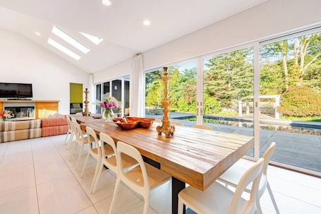 Dining. West Hamptons 5BR 5Baths Heated pool