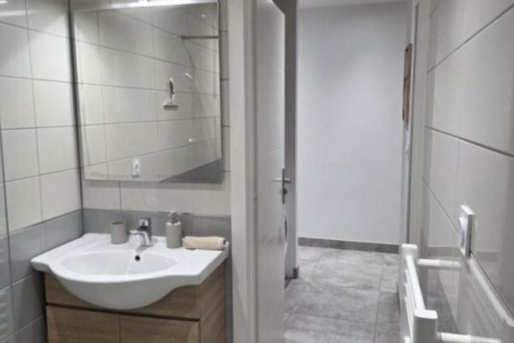 Douche, serviettes fournies