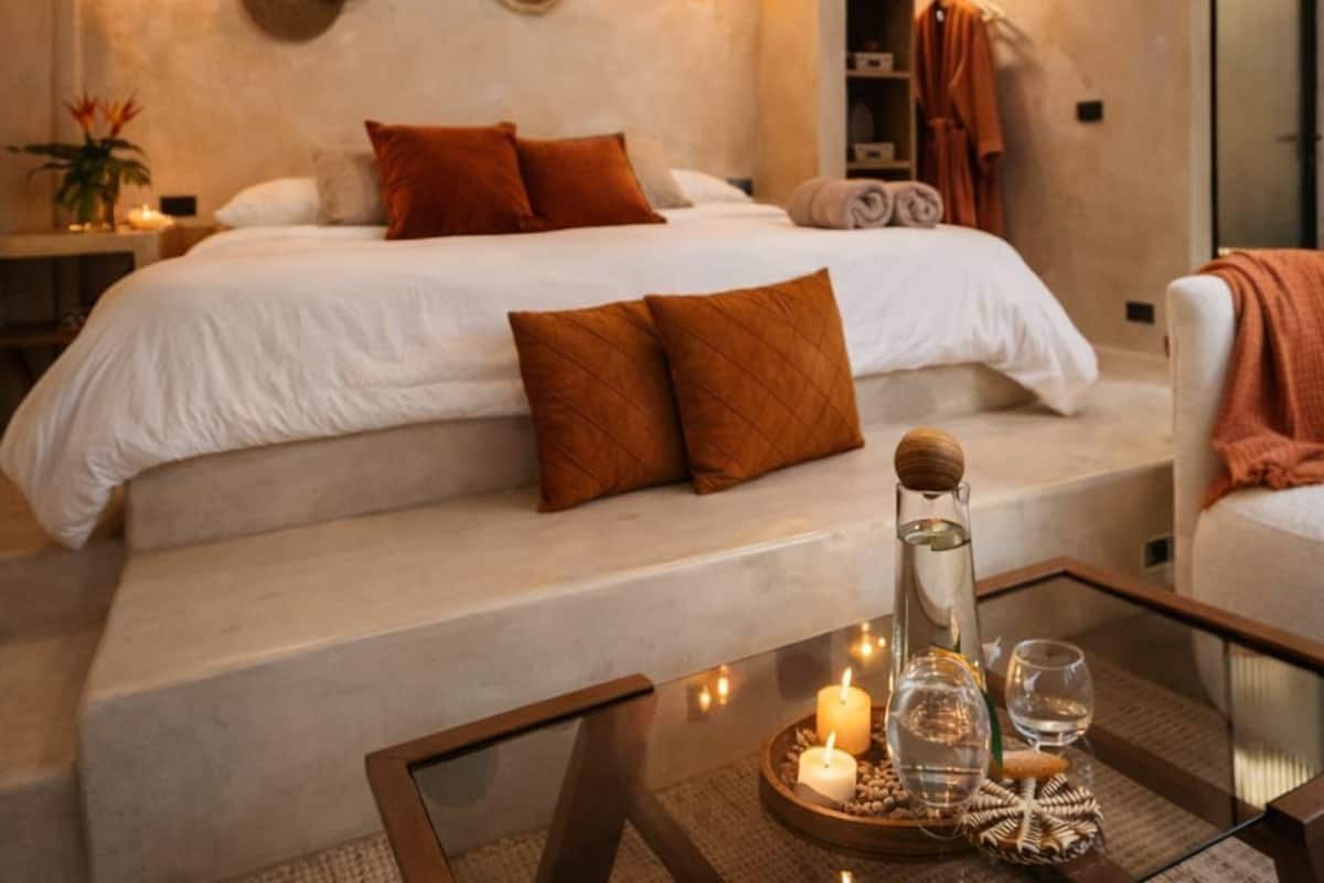 Apartamento superluxo, varanda, vista para o jardim | Espaço de trabalho para notebook, Wi-Fi de cortesia