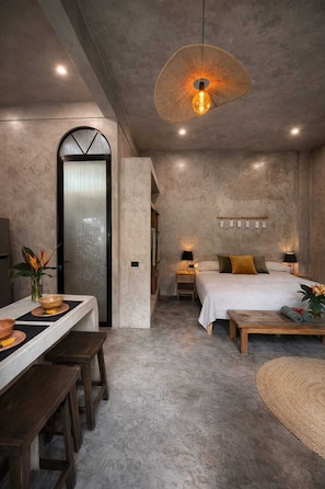 Apartamento superluxo, varanda, vista para o jardim | Espaço de trabalho para notebook, Wi-Fi de cortesia