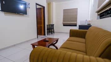 Deluxe Room | Living area