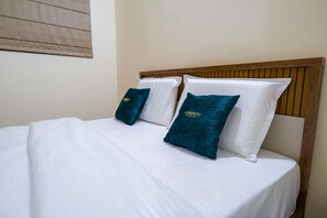 Executive Room, City View | Desk, laptop workspace, free WiFi - Aeronest Residency (Karipur)