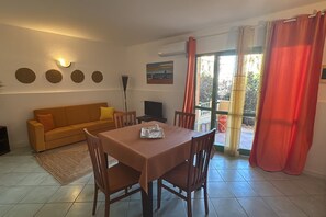 TV - Holiday Properties Djadsal Pirate (Ilha do Sal, Cape Verde)