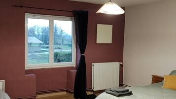 1 bedroom, internet, bed sheets