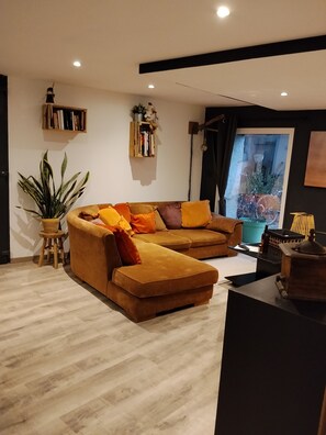Fireplace - Clos Locha" country house (Epercieux saint paul)