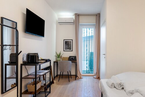 Giulietta Suite with Private Bathroom, Balcony, Wi-Fi, and Air Conditioning