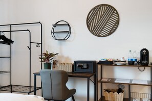 Interior - Verona Suite with Large Terrace, Wi-Fi and Air Conditioning (Verona)