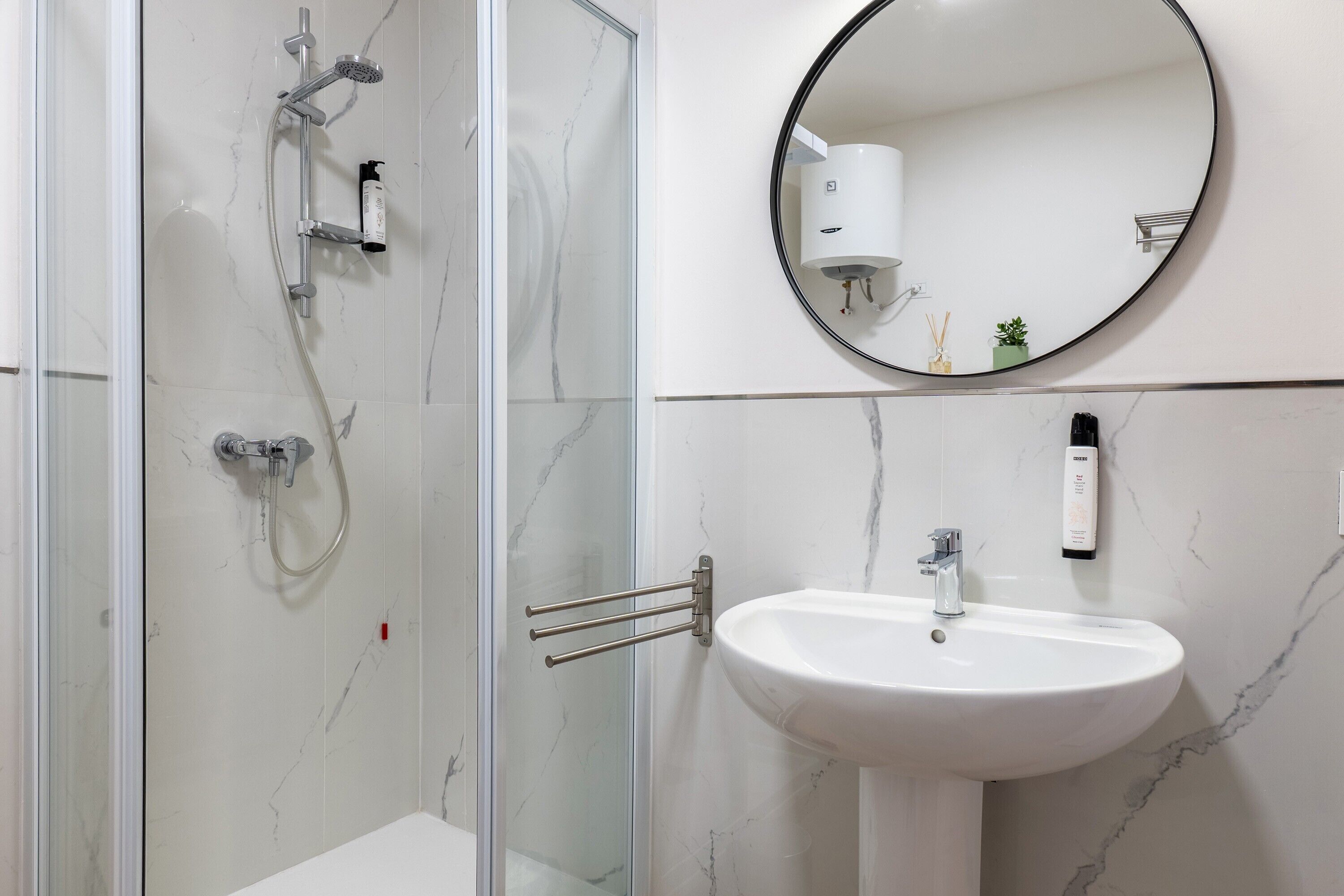 Doccia, asciugacapelli, asciugamani