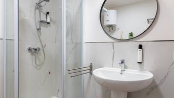 Doccia, asciugacapelli, asciugamani