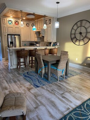 Ferienhaus, Mehrere Betten (Gulfs Edge Townhome #16 - Sealee) | Speisen
