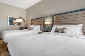 Cortinas opacas, tabla de planchar con plancha, wifi gratis