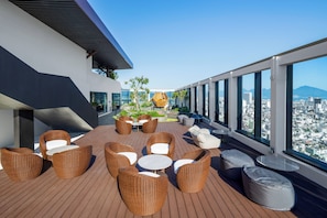 2 bars/lounges, poolside bar - TUI BLUE Han River (Da Nang)
