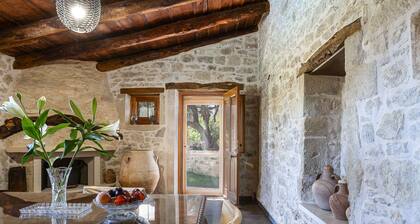 Laga 1577 Traditionelles Steinhaus – Gemütlicher Rückzugsort