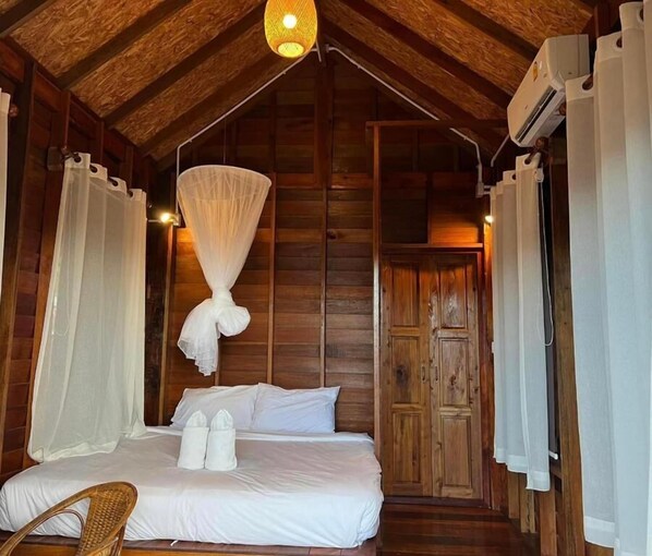 Chambre Simple, balcon, vue montagne