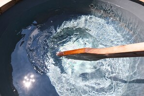 مغطس سبا خارجي