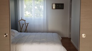 Bed sheets - Vrbo Property (Saint-Malo)