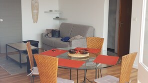 Dining - Vrbo Property (Saint-Malo)