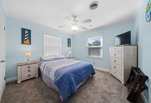 3 bedrooms, desk, iron/ironing board, travel crib