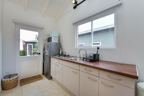 Private kitchen - Moderne studio Sea met zwembad en centraal gelegen (Noord)