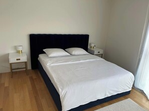 1 bedroom, iron/ironing board, travel cot, WiFi - Stylish 2.5-Room + Basel Card | 6th-Floor Comfort (Basel)