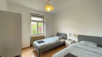 3 bedrooms, desk, travel crib, WiFi
