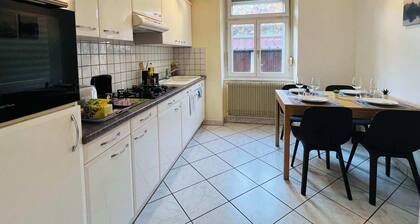 GF Central 2 BR w/ Living room + 5mn from Basel