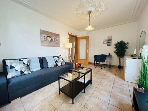 GF Central 2 BR w/ Living room + 5mn from Basel