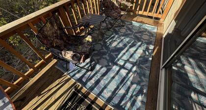 Perfect 2-bedroom movie and game themed condo in Lead