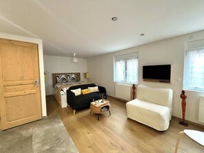 Bügeleisen/Bügelbrett, WLAN, Bettwäsche