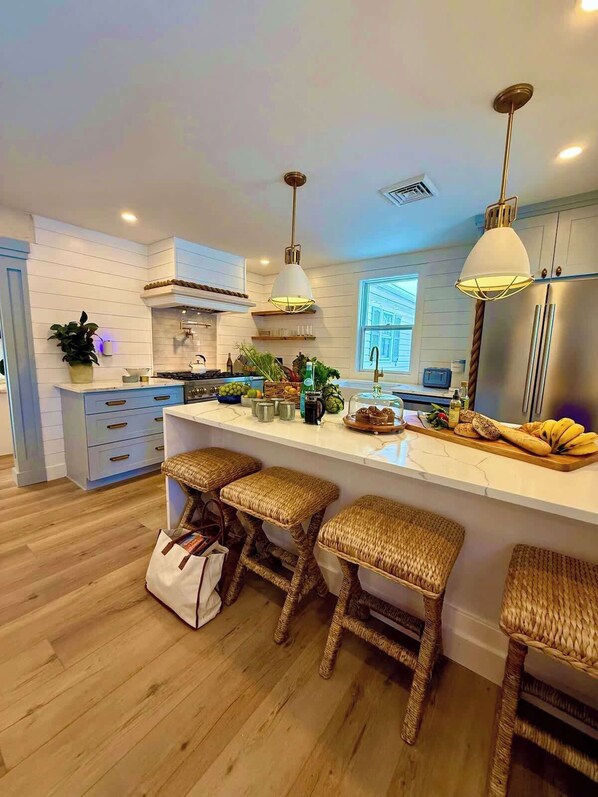 Private kitchen - Cove Cottage (Piney Point)