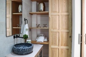 Deluxe Double Room, Patio, Pool View | Bathroom - MATISIA HOTEL BOUTQUE (Guaduas)