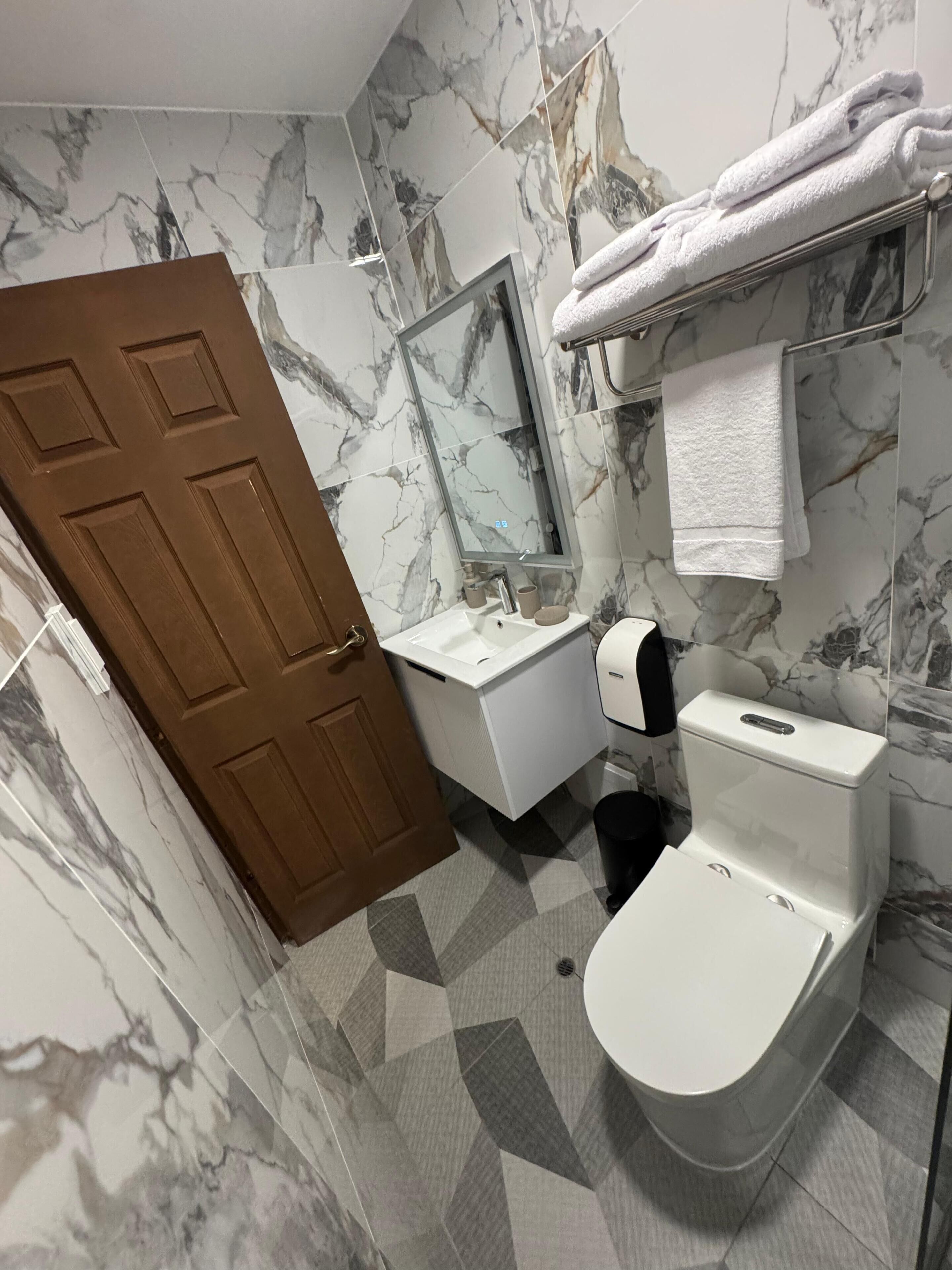 Single Room, Courtyard View | Bathroom | Shower, free toiletries, hair dryer, towels