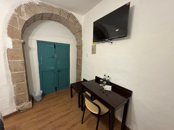 Einzelzimmer, Blick auf den Innenhof