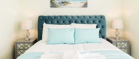 4 bedrooms, desk, iron/ironing board, WiFi