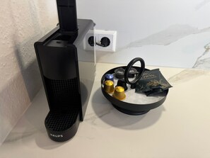 Dusche, Haartrockner, Handtücher, Shampoo