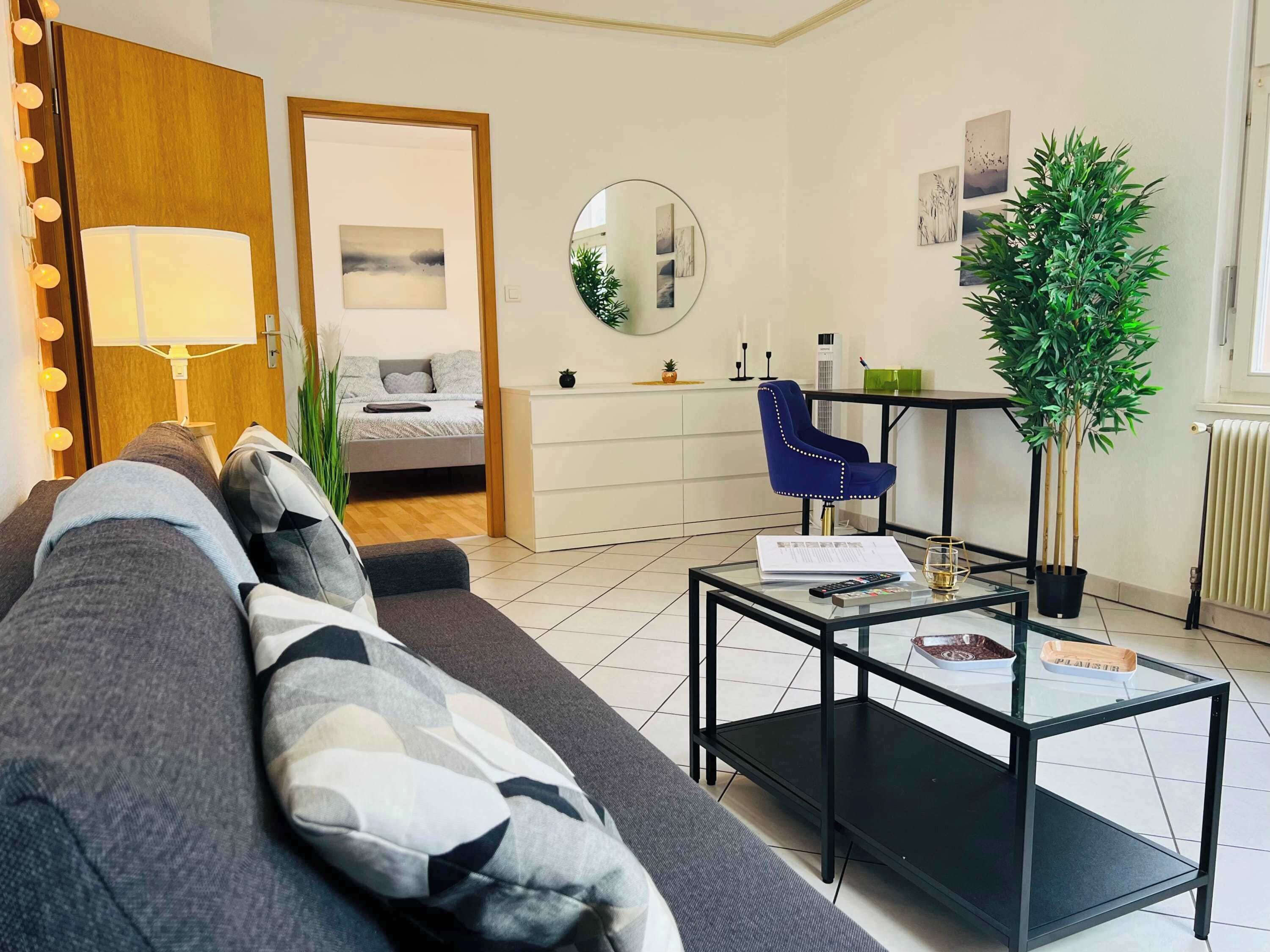 Televisión y oficina 