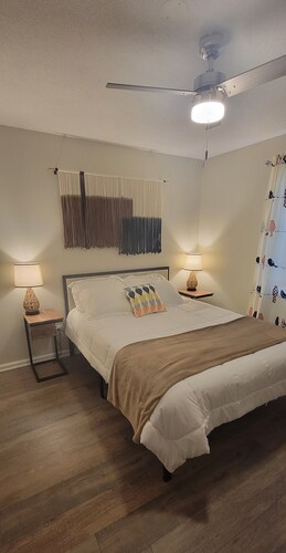 Charming 2-bedroom condo only 2 miles to Clemson University