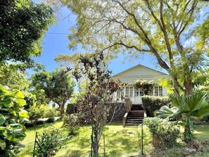 Exterior - Le Refuge, Old Creole Villa with Swimming Pool (La Montagne)